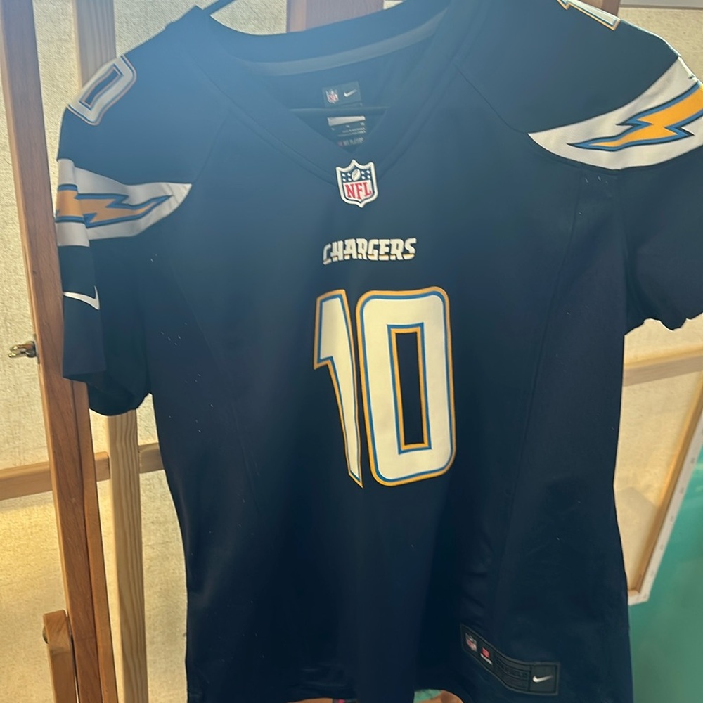 Woman’s chargers, Justin Herbert game day jersey navy blue like brand new xL